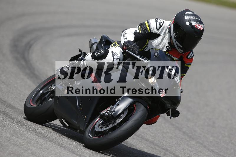 /Archiv-2024/29 12.06.2024 MOTO.CH Track Day ADR/Gruppe blau/38